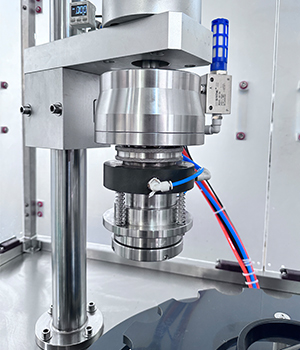 Machine de remplissage automatique des a&eacute;rosols BOV (2)