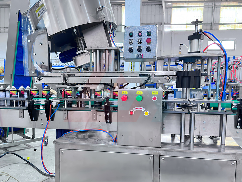 6. Machine &agrave; presser les capuchons ext&eacute;rieurs