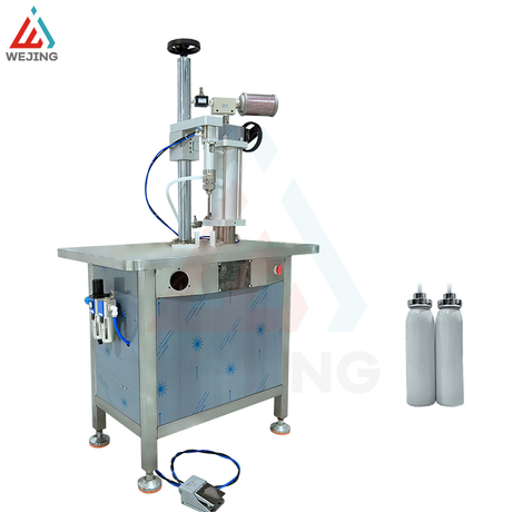 Machine de remplissage d'aérosols à petite dose 