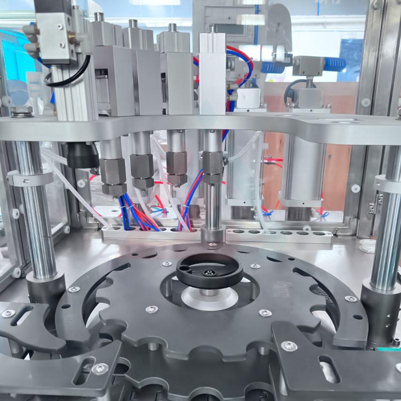 Ligne de machines de remplissage automatique d'aérosols de type de base 