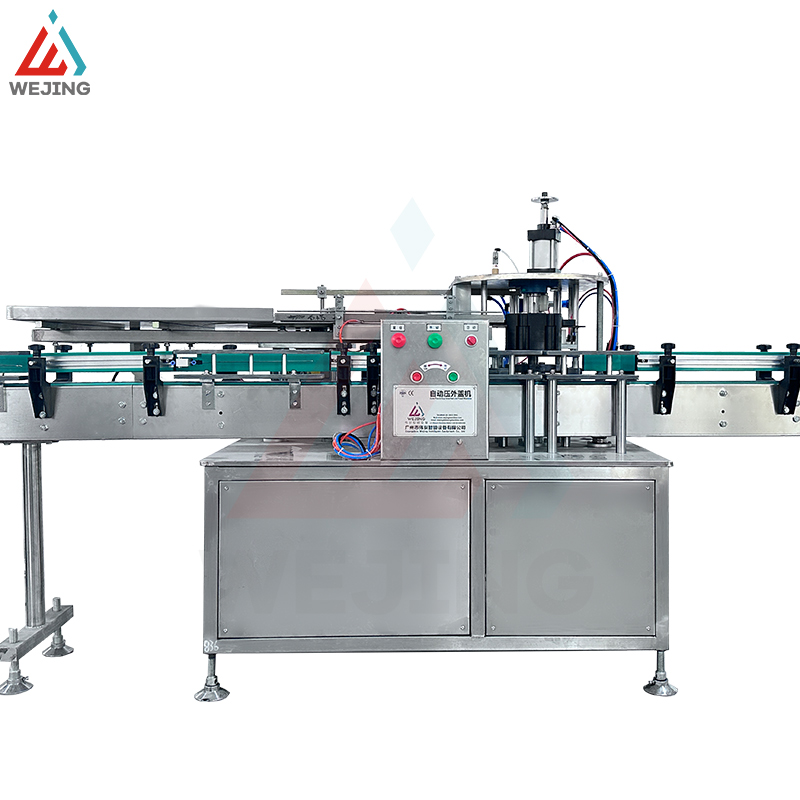  Machine automatique de sertissage de remplissage de Valve de canette d'aérosol QGJ70 pour le jet d'insecticide de corps de peinture d'aérosol