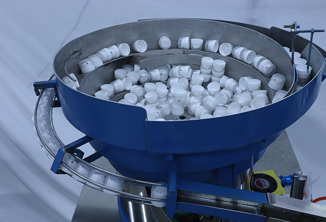 A&eacute;rosol-can-youter-cap-caping-machine22