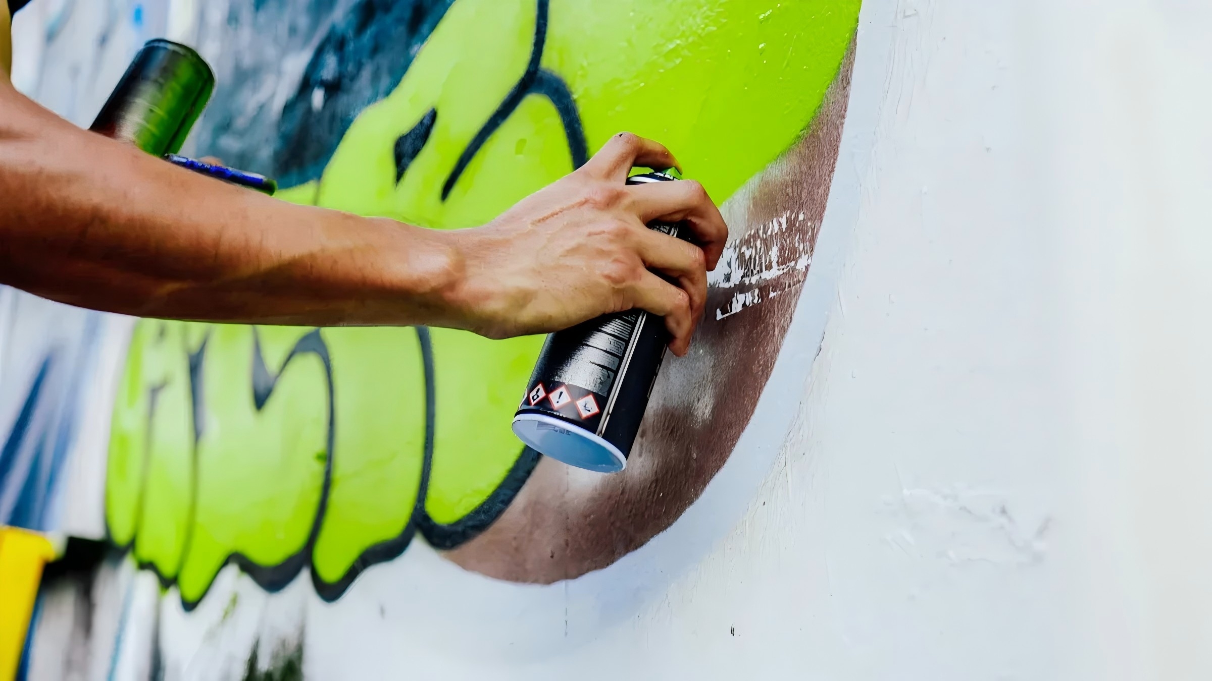 Comment créer des illustrations avec des peintures à spray aérosol